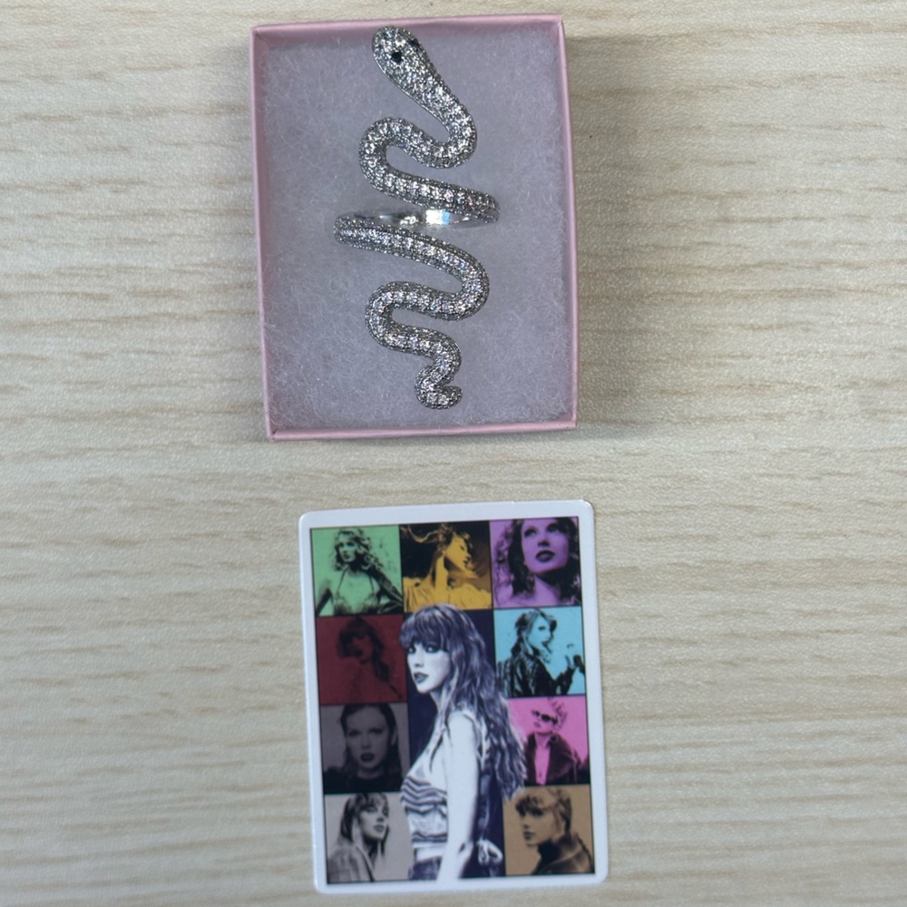 Taylor Swift White Reputation Snake Ring - Fanmade